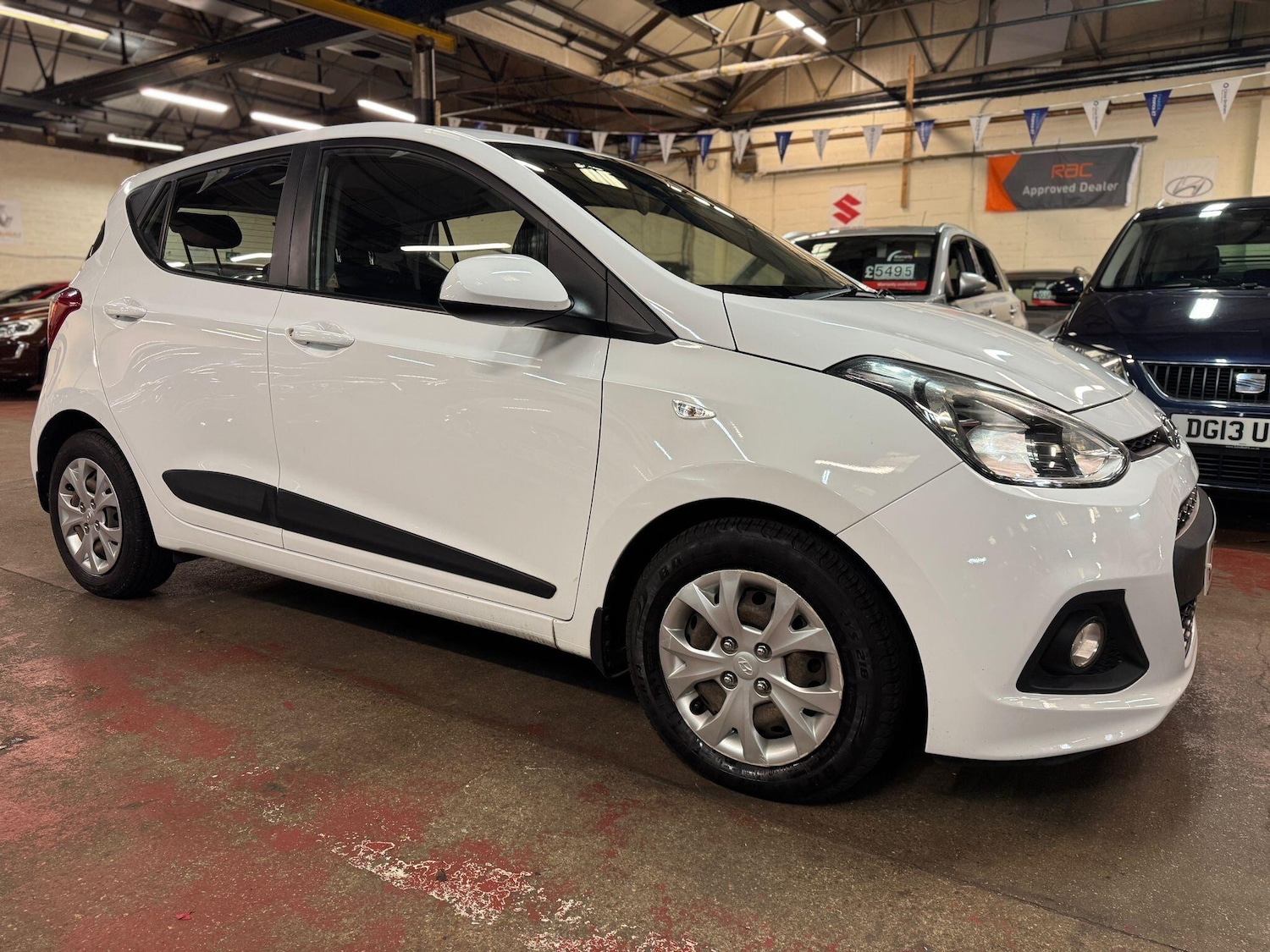 Used Hyundai i10 2016 for sale - 76326976: Photo 1