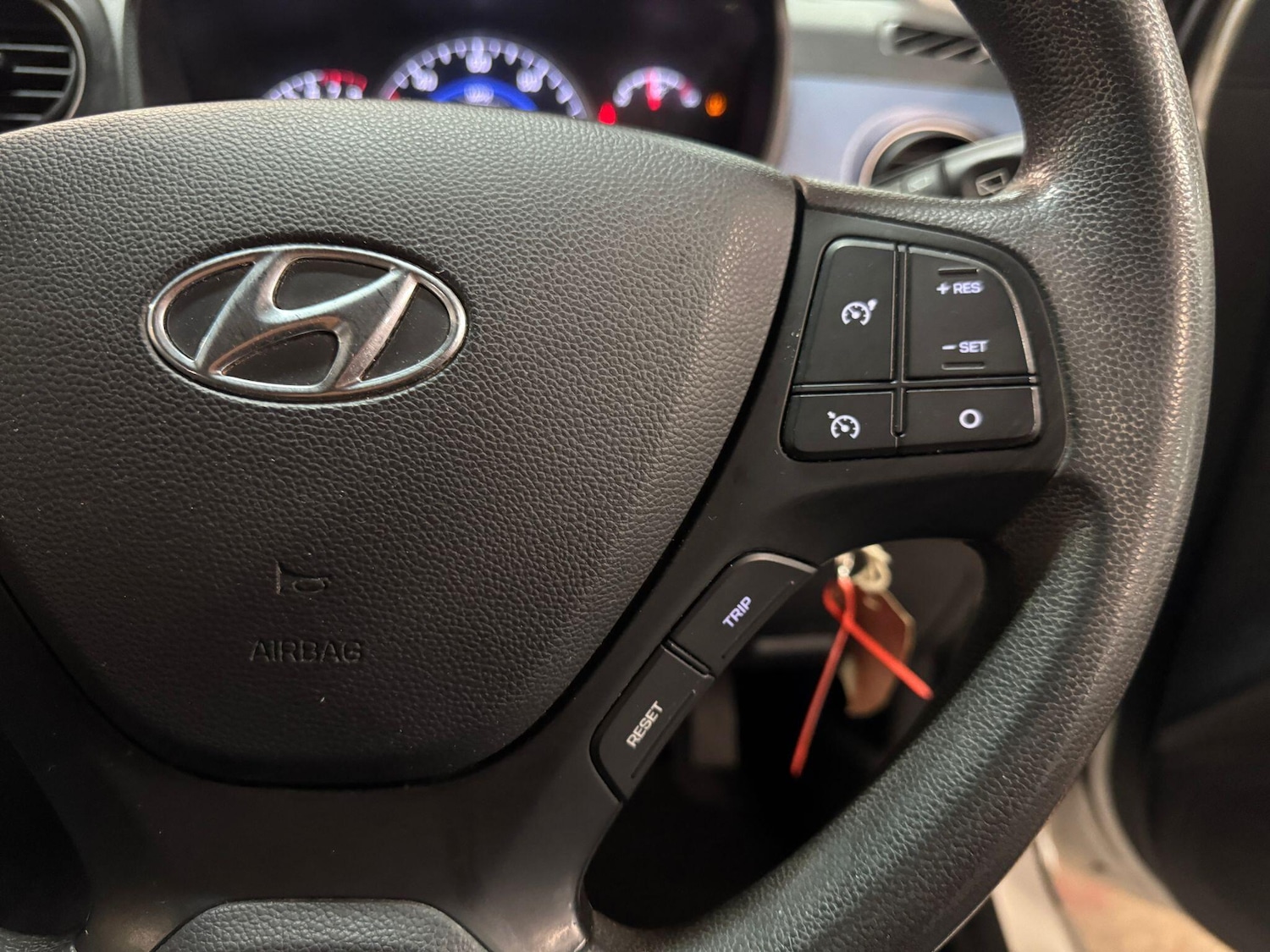 Used Hyundai i10 2016 for sale - 76326976: Photo 26