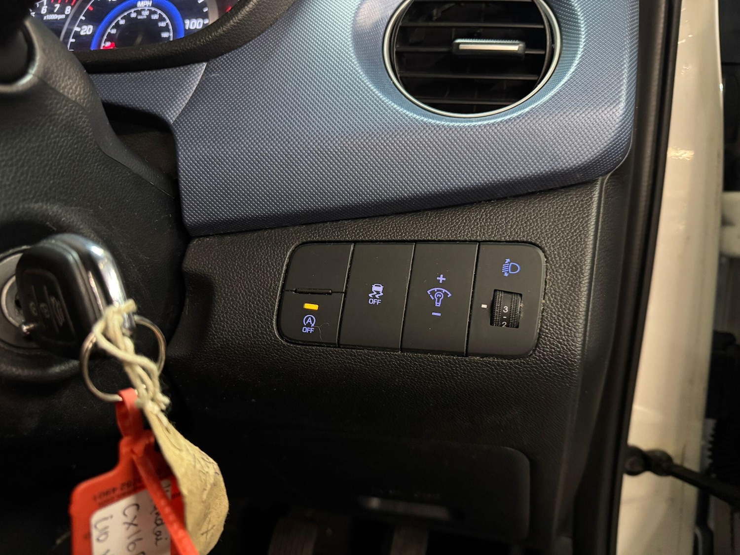 Used Hyundai i10 2016 for sale - 76326976: Photo 27