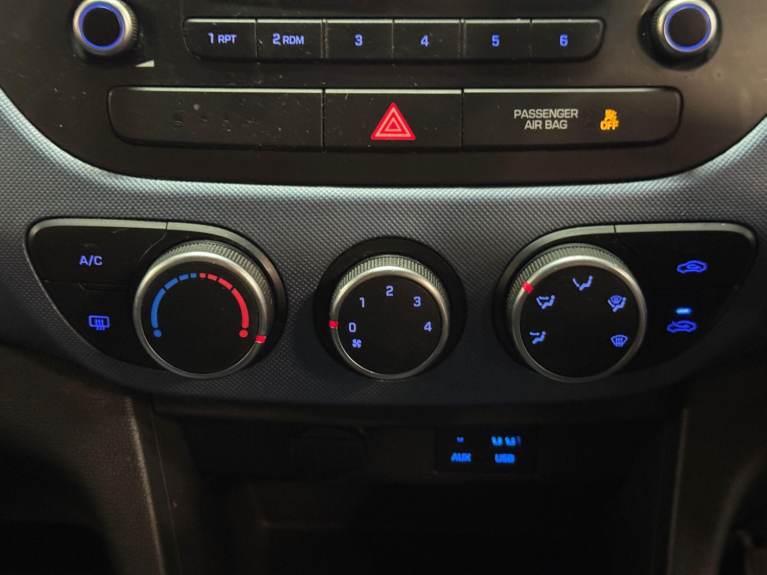 Used Hyundai i10 2016 for sale - 76326976: Photo 30