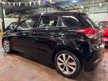 Used Hyundai i20 2016 for sale - 76728560: Photo