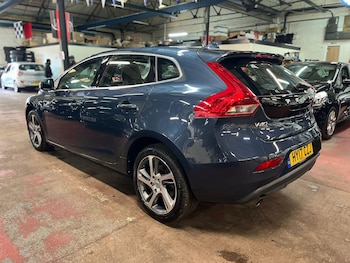 Used Volvo V40 2017 for sale - 77191632: Photo