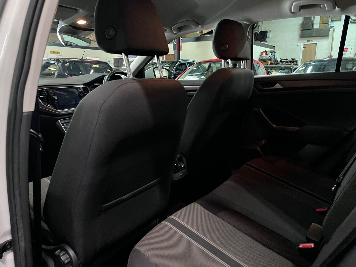 Used Volkswagen T-Roc 2018 for sale - 77559081: Photo 24