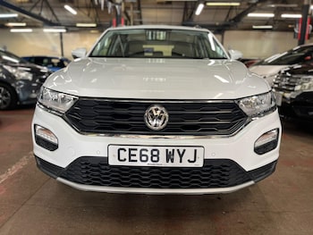 Used Volkswagen T-Roc 2018 for sale - 77559081: Photo