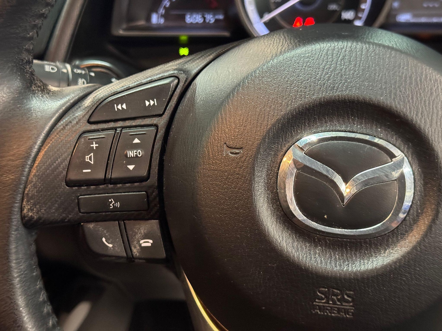 Used Mazda Mazda2 2015 for sale - 76371342: Photo 28