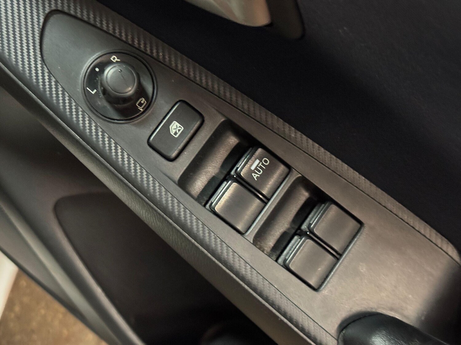 Used Mazda Mazda2 2015 for sale - 76371342: Photo 31