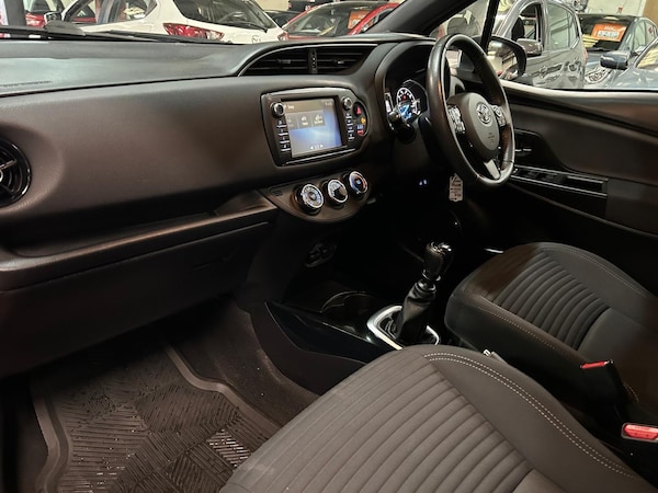Used Toyota Yaris 2018 for sale - 75387582: Photo 12