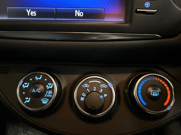 Used Toyota Yaris 2018 for sale - 75387582: Photo 31