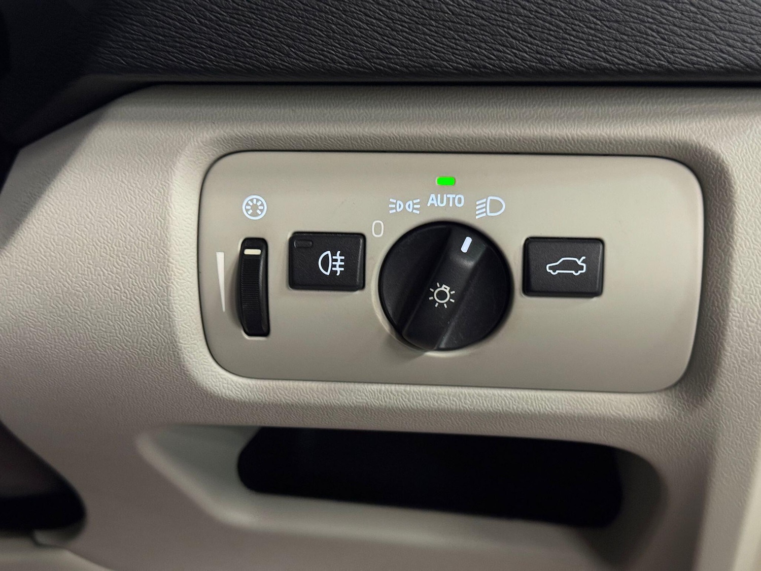 Used Volvo V40 2025 for sale - 77331447: Photo 27