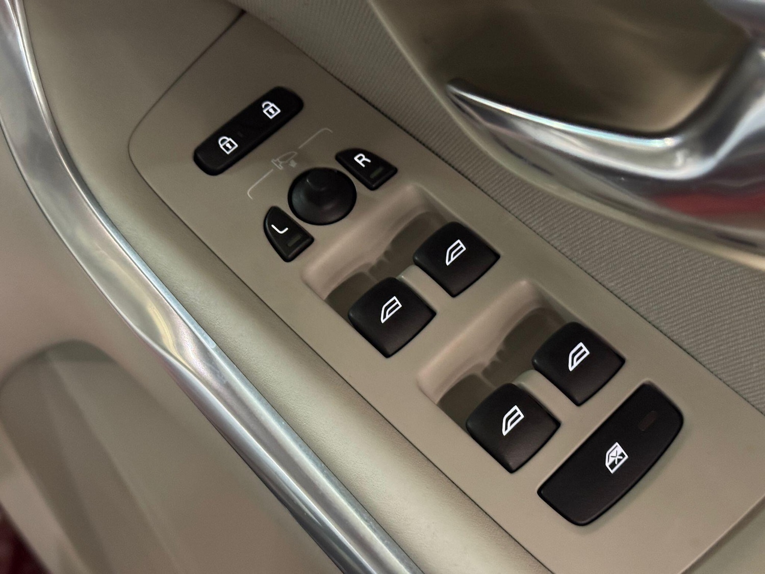 Used Volvo V40 2025 for sale - 77331447: Photo 29