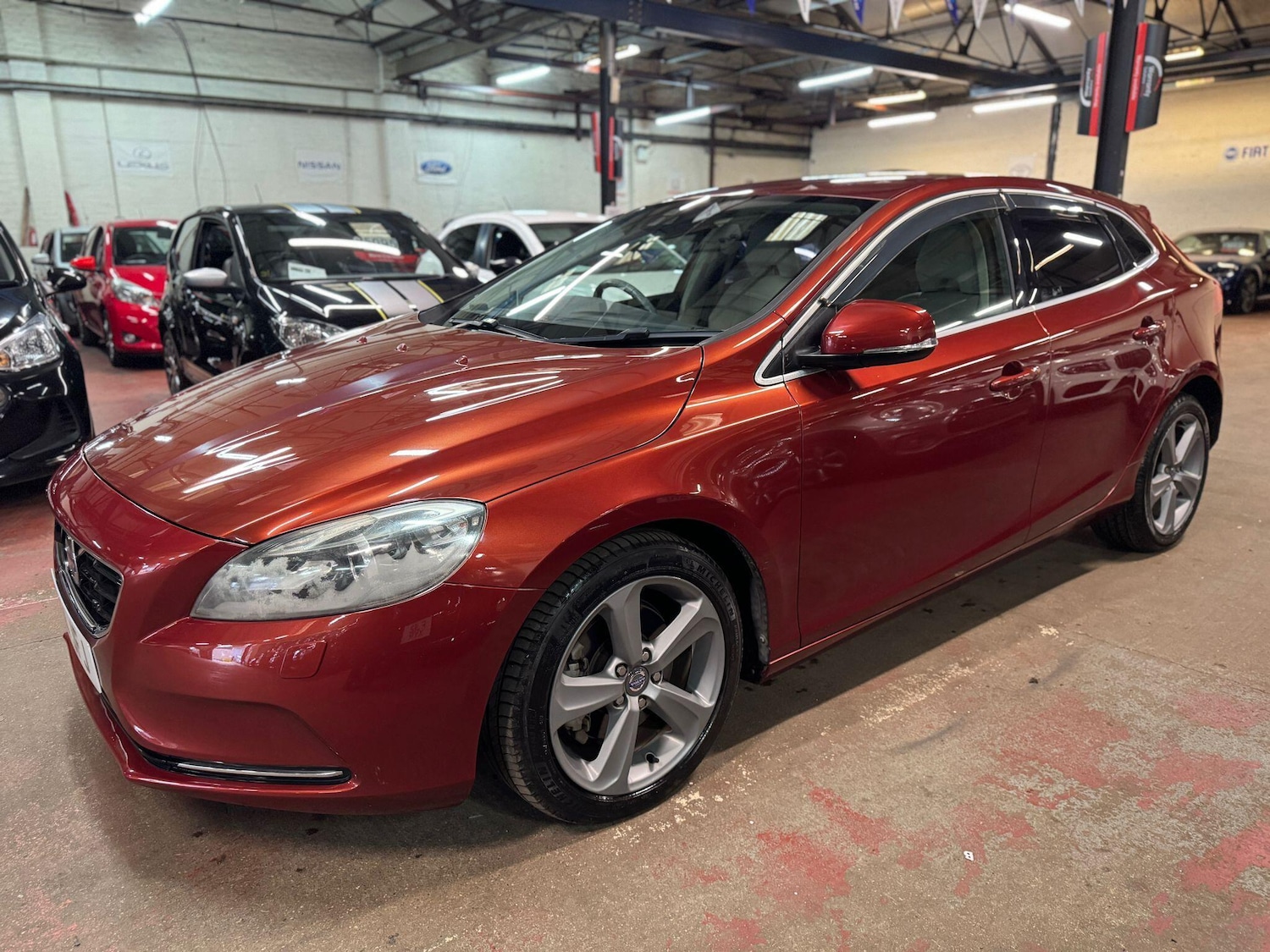 Used Volvo V40 2025 for sale - 77331447: Photo 3