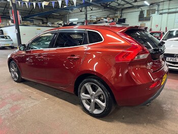 Used Volvo V40 2014 for sale - 77331447: Photo