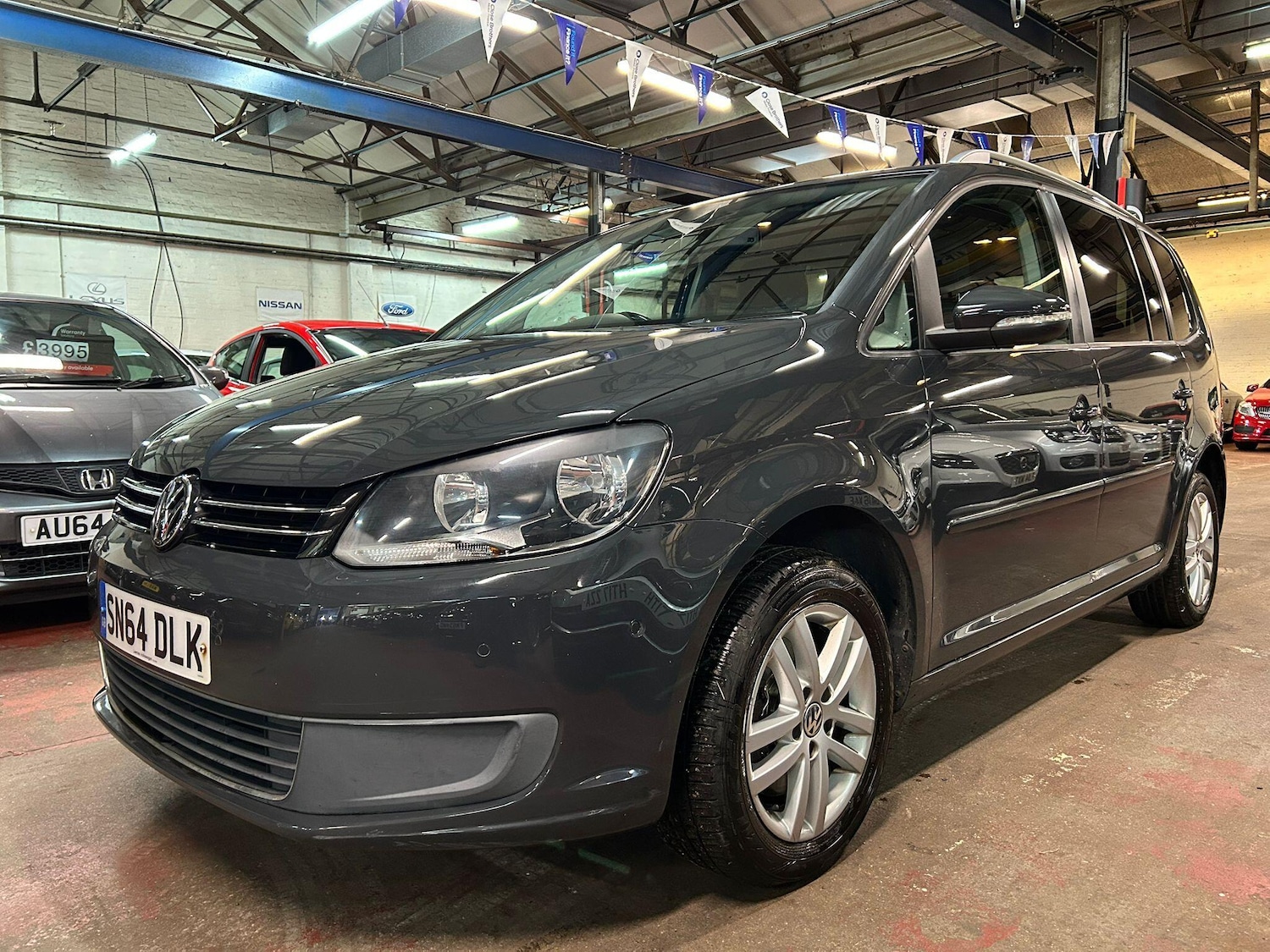 Used Volkswagen Touran 2017 for sale - 77066972: Photo 3