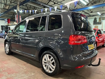 Used Volkswagen Touran 2017 for sale - 77066972: Photo