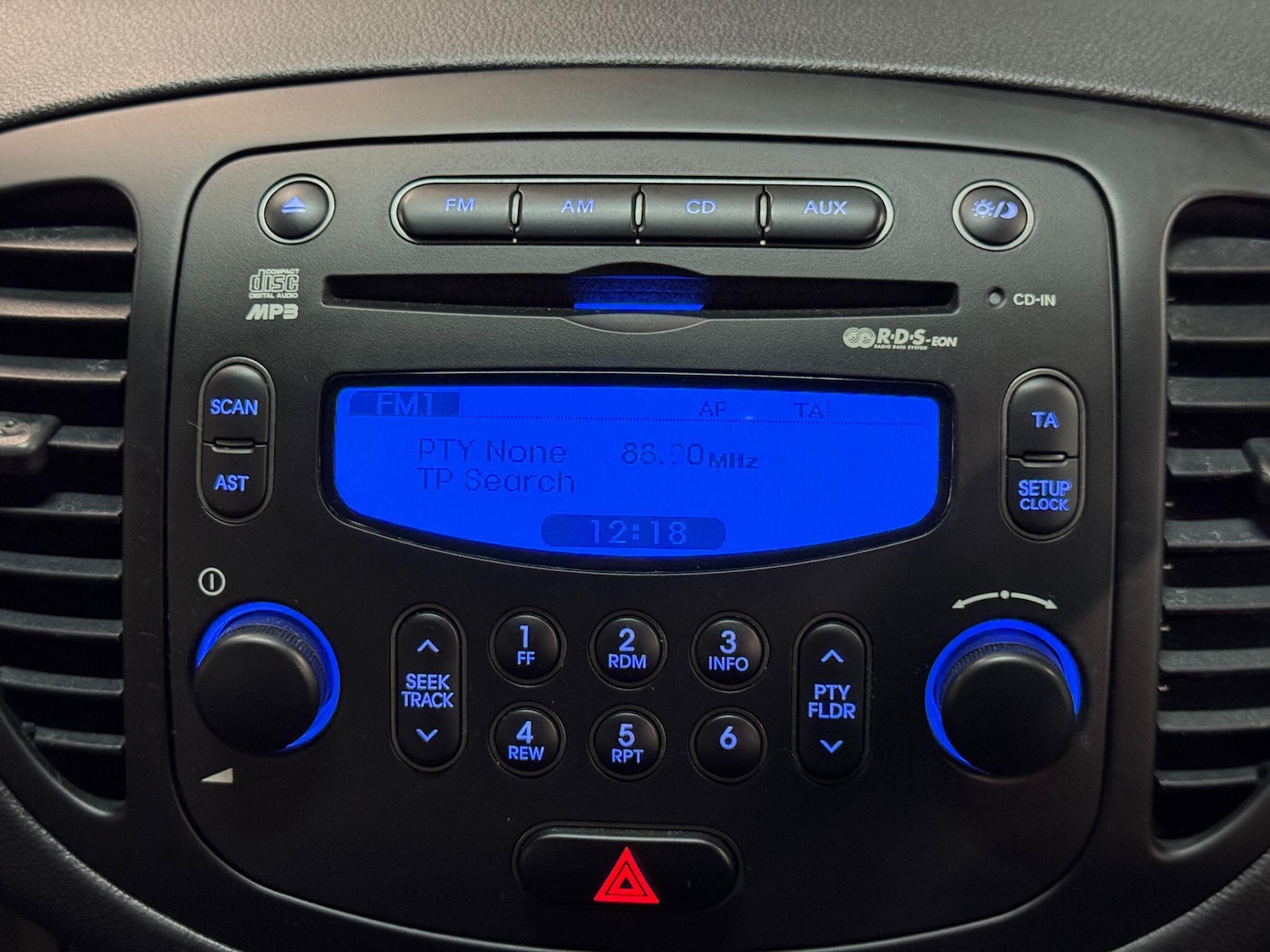 Used Hyundai i10 2013 for sale - 77040829: Photo 28