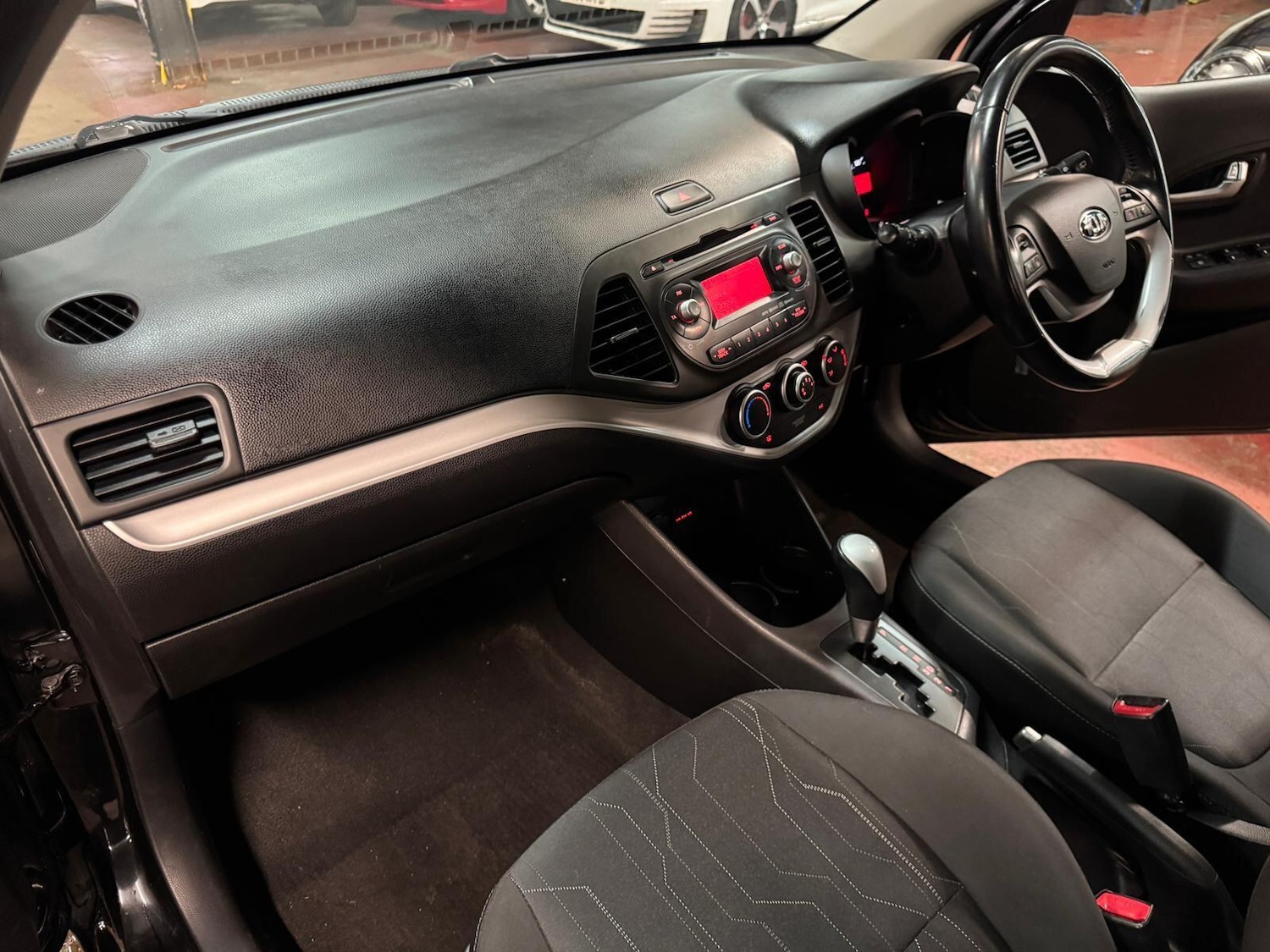 Used Kia Picanto 2014 for sale - 76689352: Photo 15