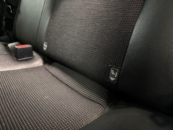 Used Toyota Yaris 2017 for sale - 75402158: Photo 25