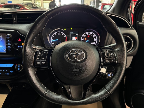 Used Toyota Yaris 2017 for sale - 75402158: Photo 28