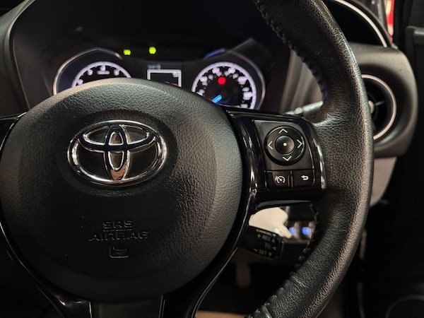 Used Toyota Yaris 2017 for sale - 75402158: Photo 30