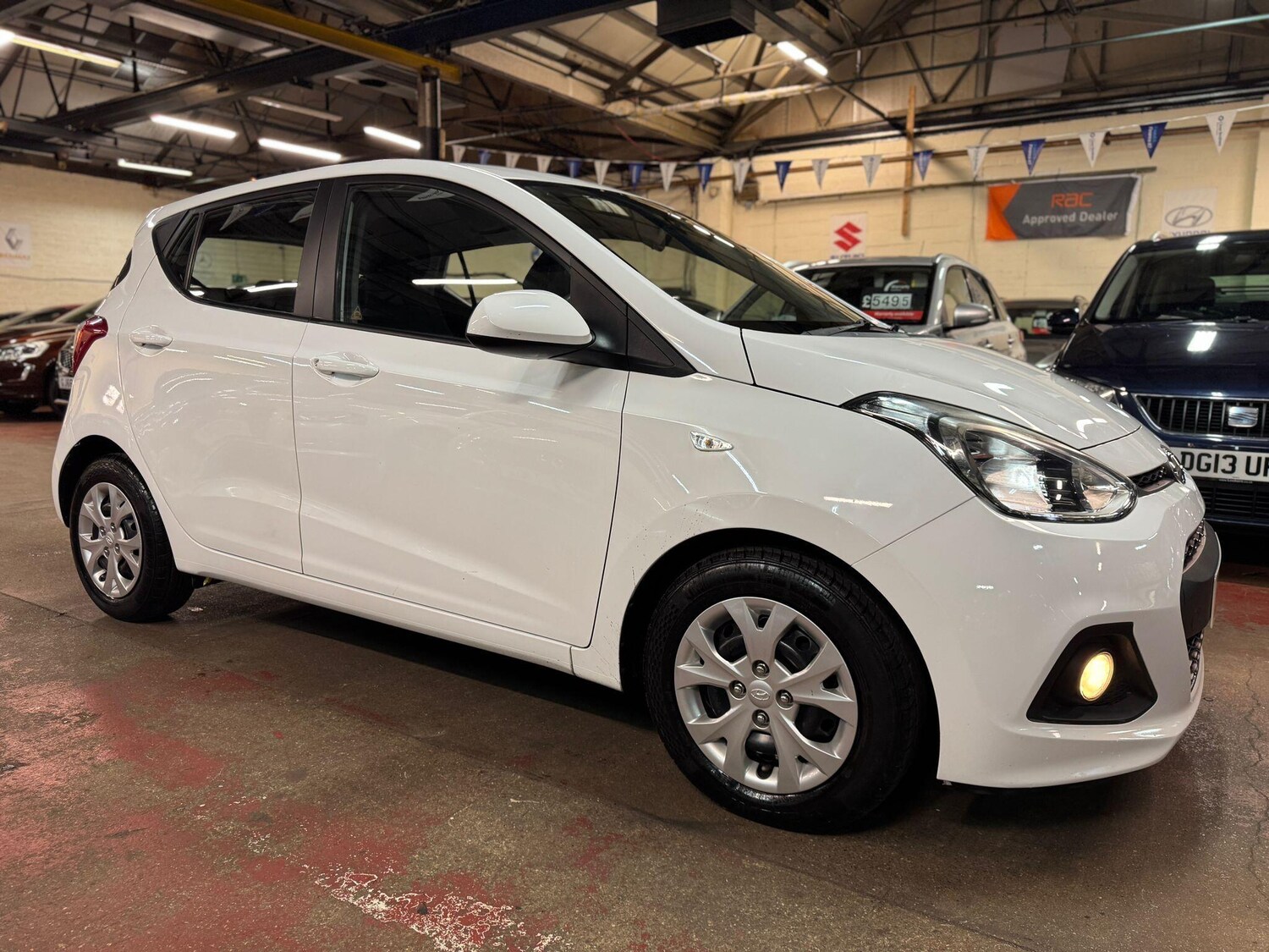 Used Hyundai i10 2015 for sale - 76307609: Photo 1