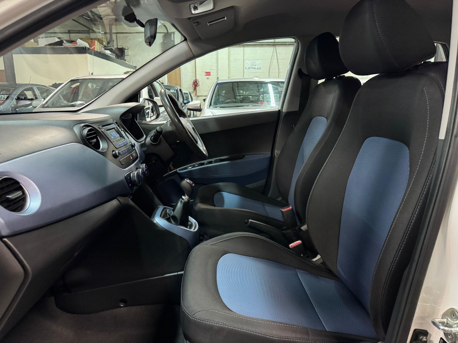 Used Hyundai i10 2015 for sale - 76307609: Photo 13