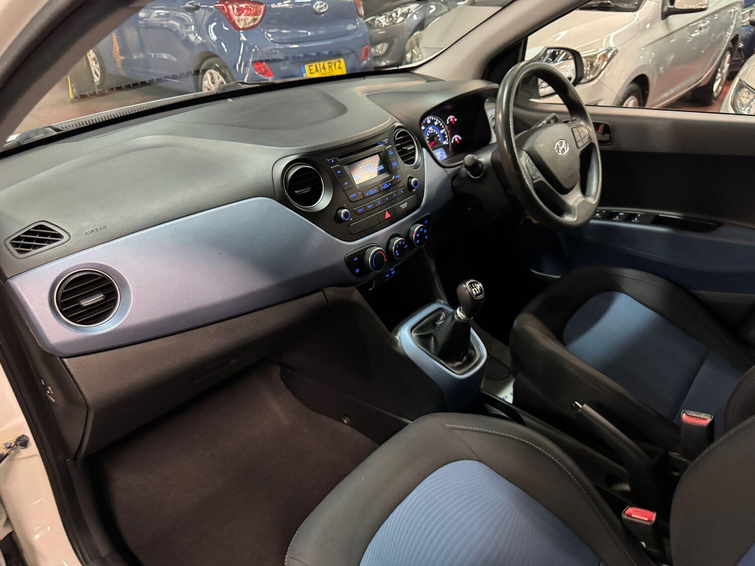 Used Hyundai i10 2015 for sale - 76307609: Photo 14