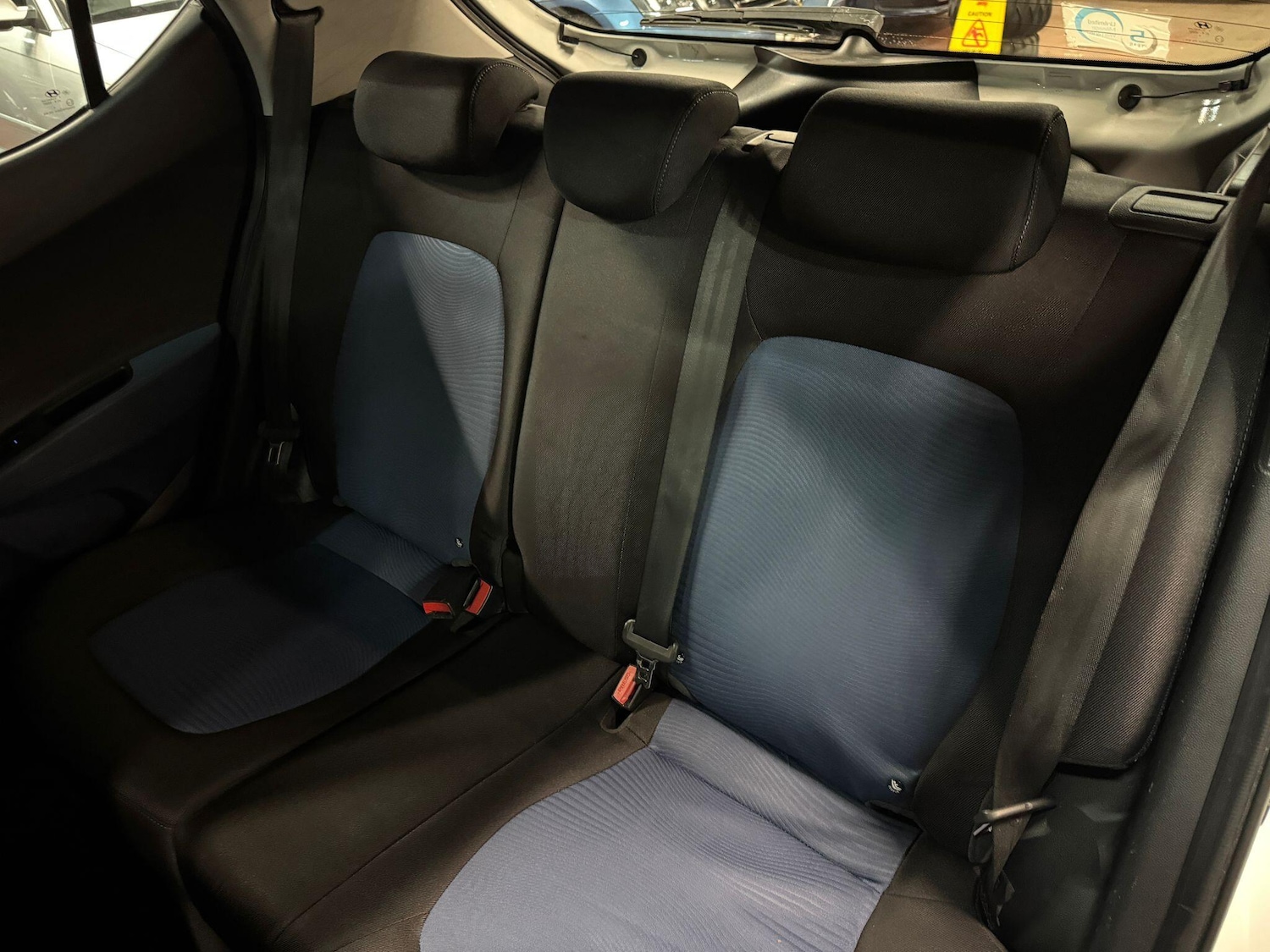 Used Hyundai i10 2015 for sale - 76307609: Photo 20