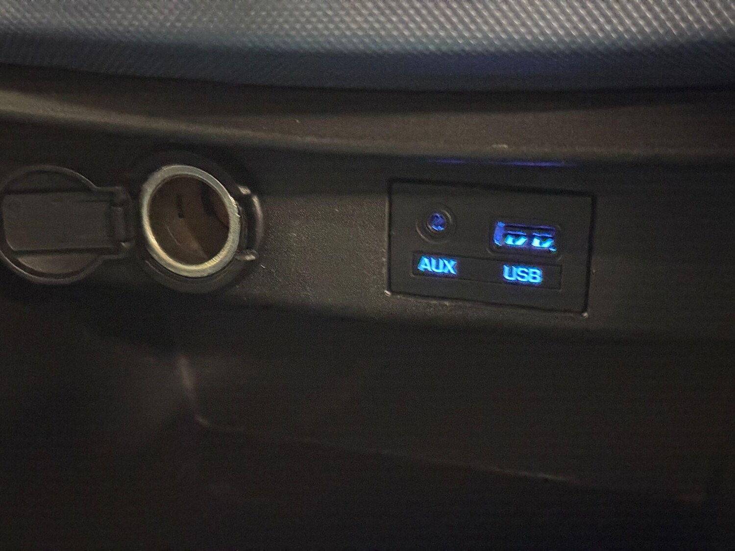 Used Hyundai i10 2015 for sale - 76307609: Photo 32