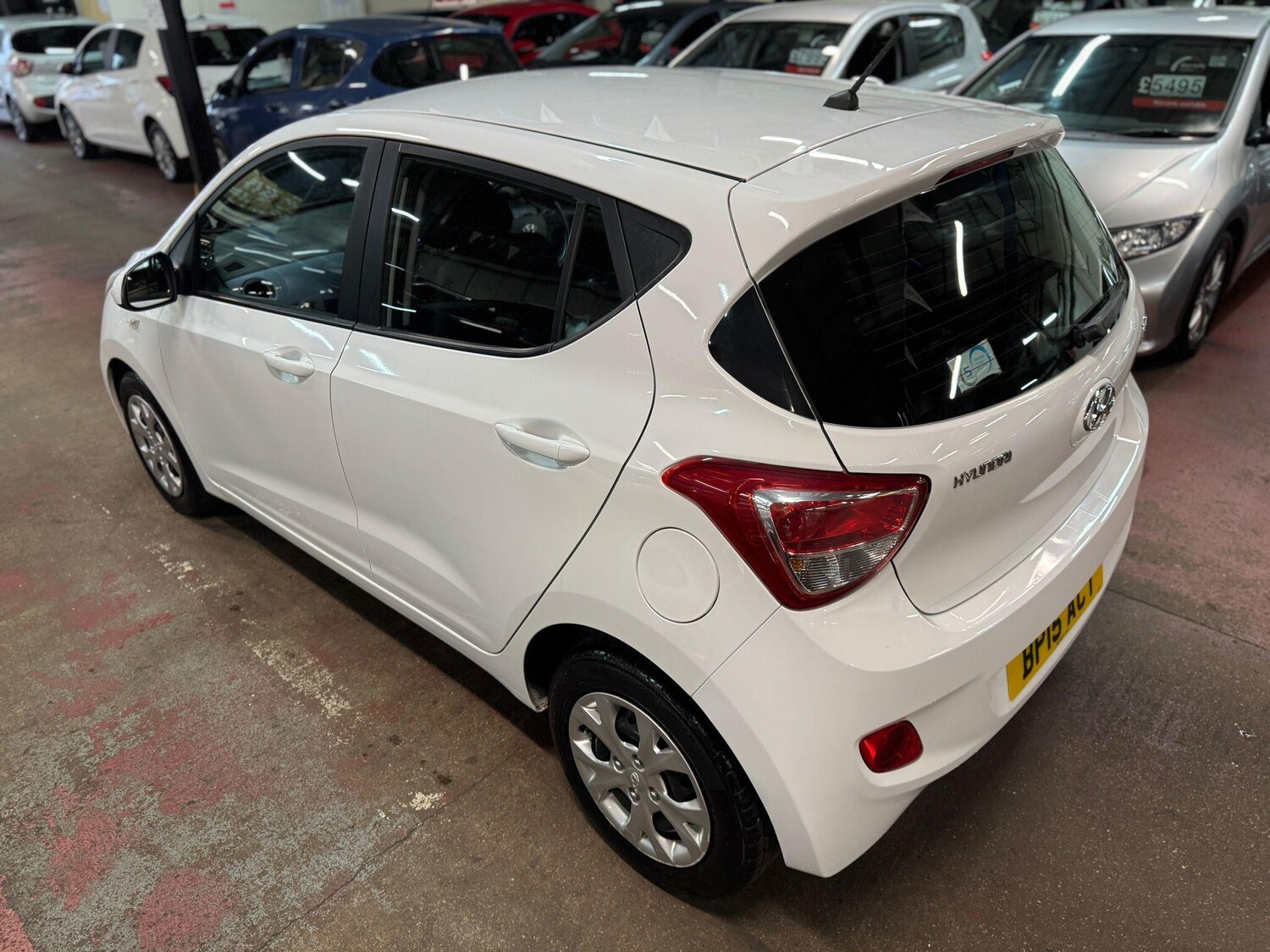 Used Hyundai i10 2015 for sale - 76307609: Photo 8