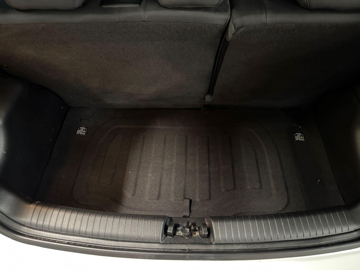 Used Hyundai i10 2015 for sale - 76307609: Photo 9