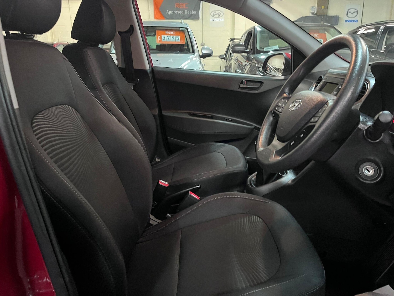 Used Hyundai i10 2018 for sale - 76094553: Photo 14