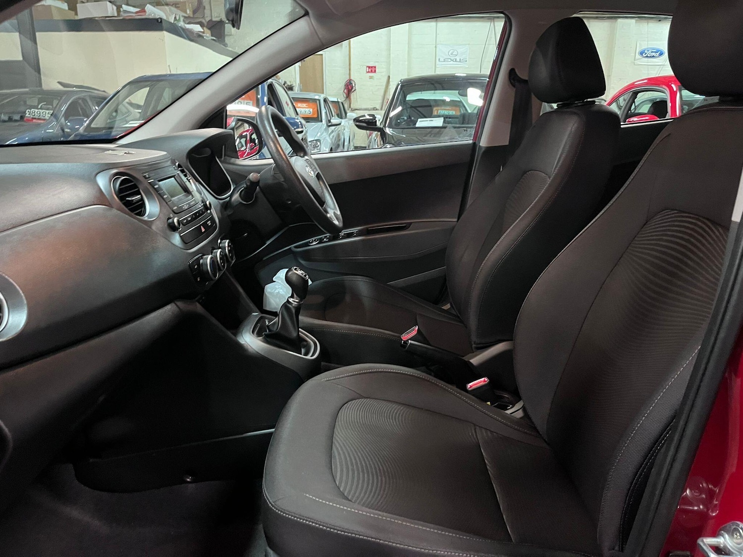 Used Hyundai i10 2018 for sale - 76094553: Photo 16
