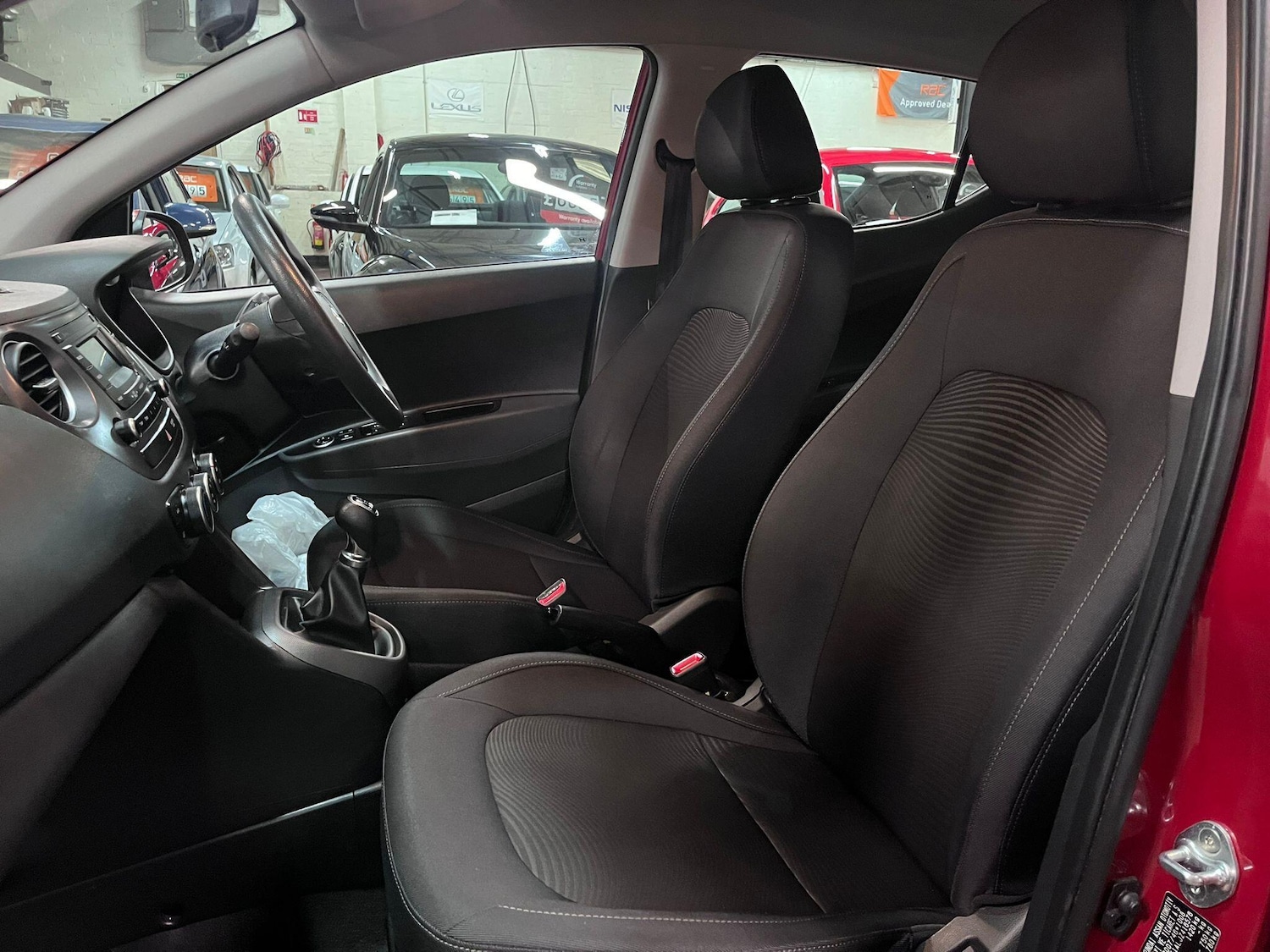 Used Hyundai i10 2018 for sale - 76094553: Photo 18