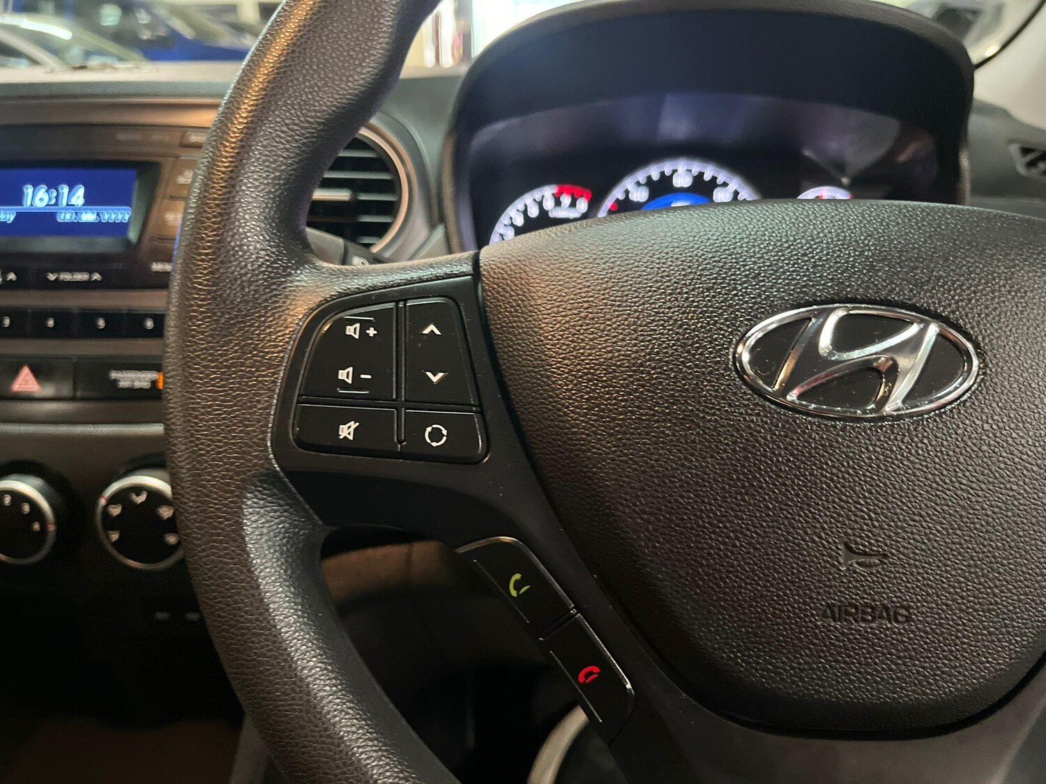 Used Hyundai i10 2018 for sale - 76094553: Photo 27