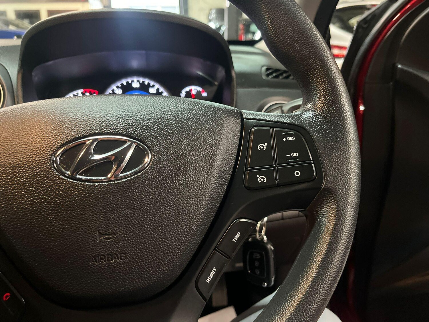 Used Hyundai i10 2018 for sale - 76094553: Photo 28