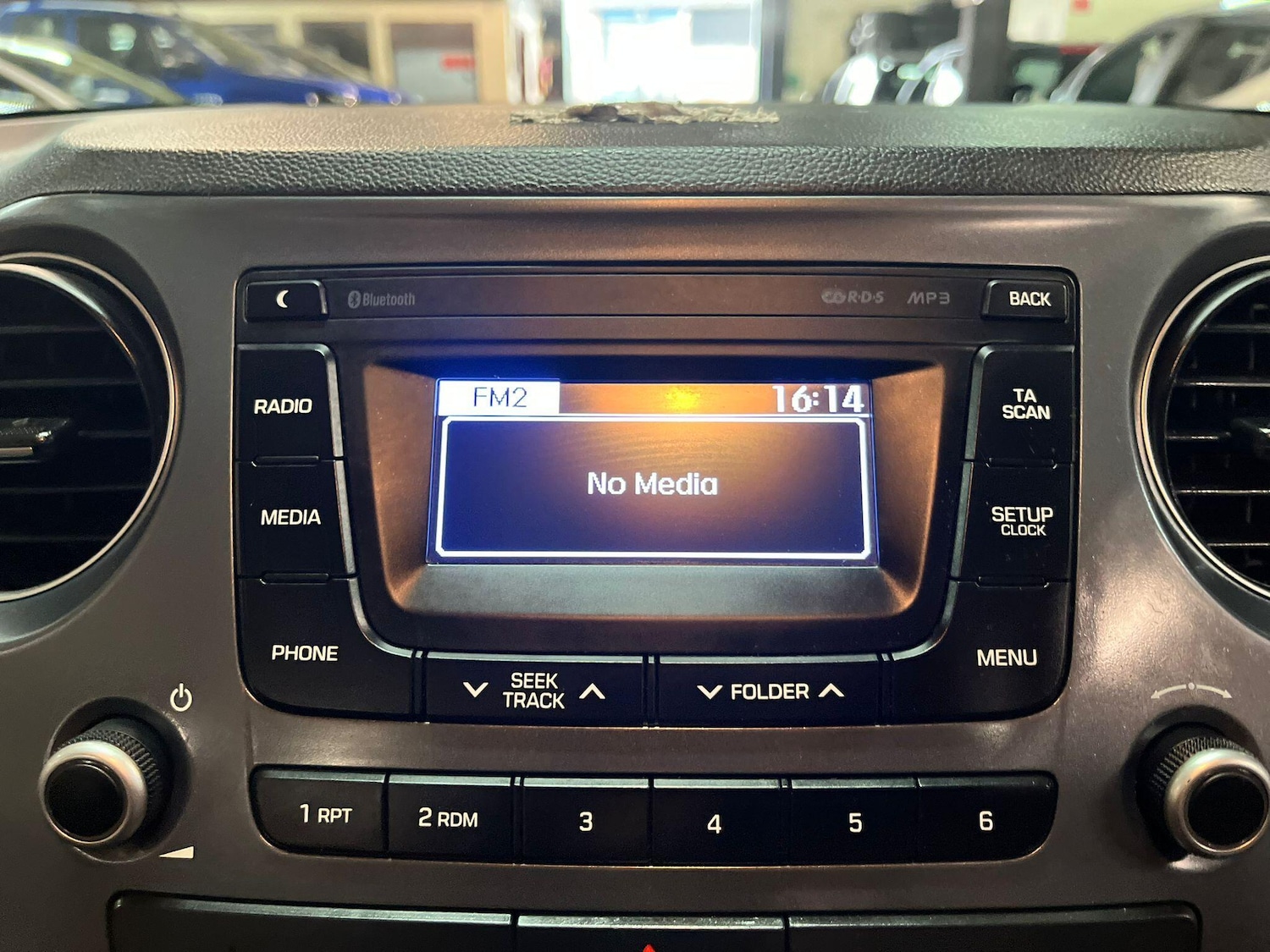 Used Hyundai i10 2018 for sale - 76094553: Photo 30