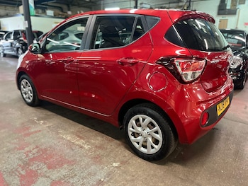 Used Hyundai i10 2018 for sale - 76094553: Photo 4