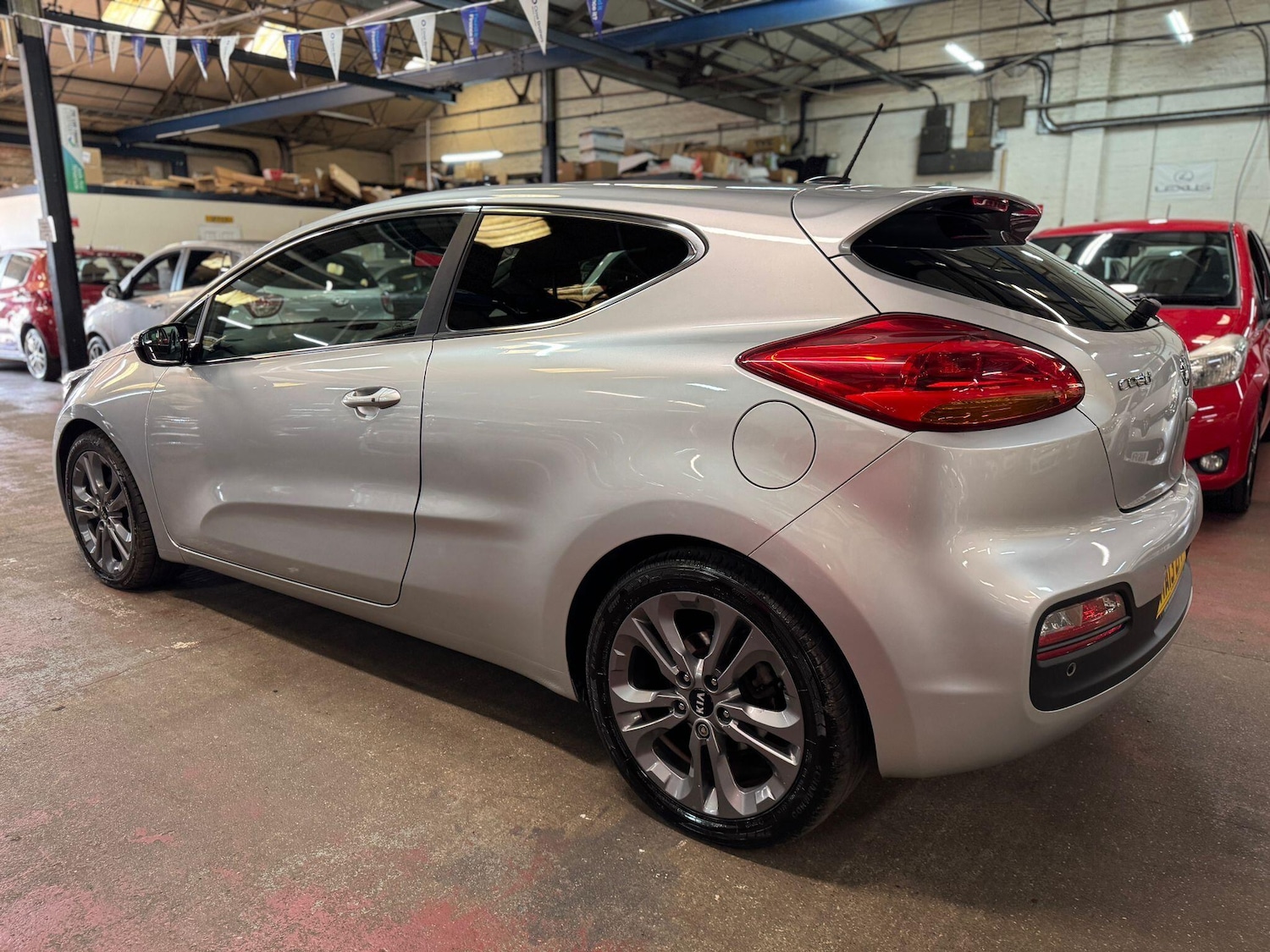 Used Kia Pro Ceed 2013 for sale - 76020811: Photo 4