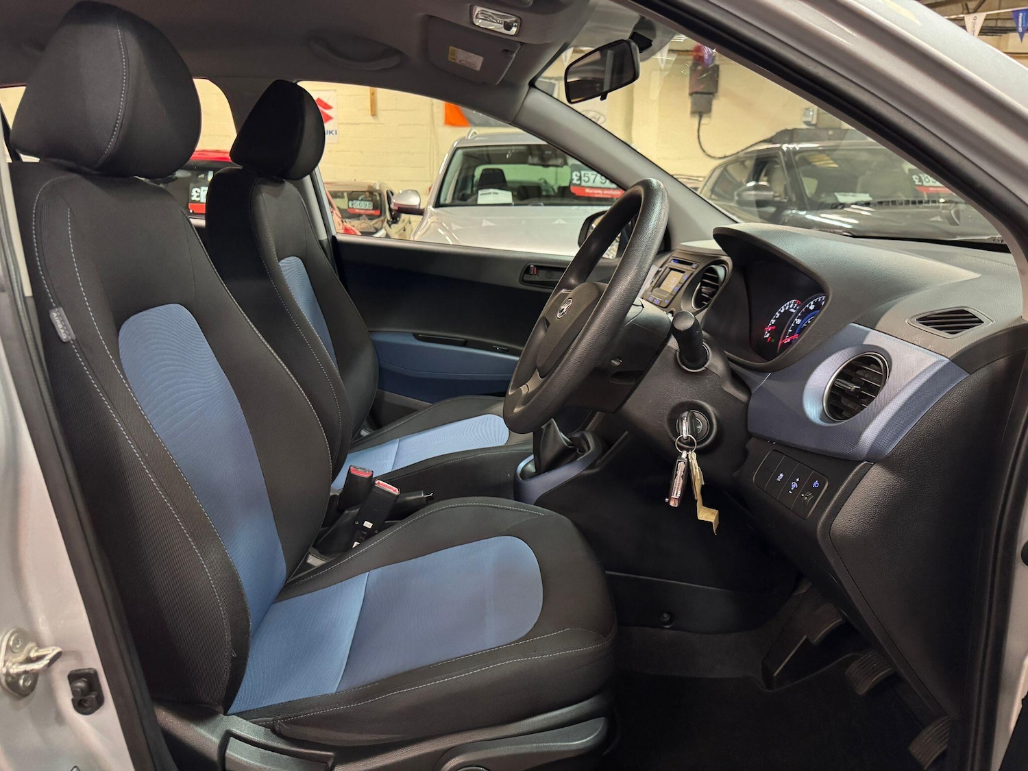 Used Hyundai i10 2014 for sale - 76152761: Photo 10