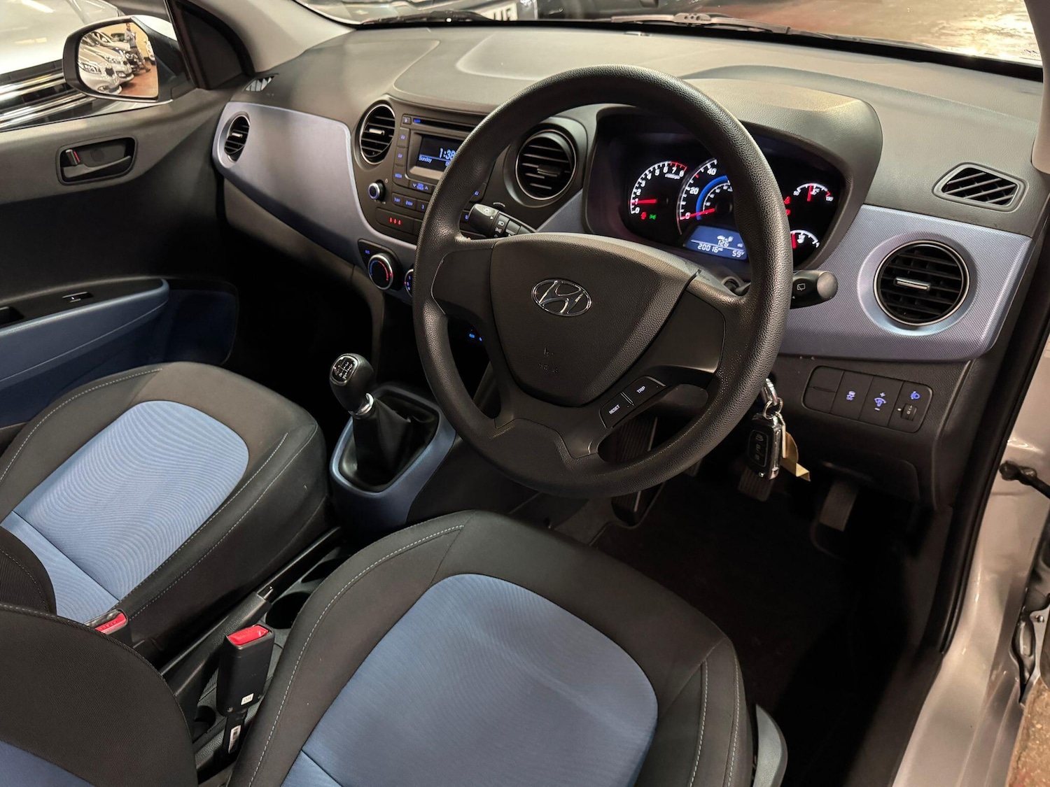 Used Hyundai i10 2014 for sale - 76152761: Photo 11