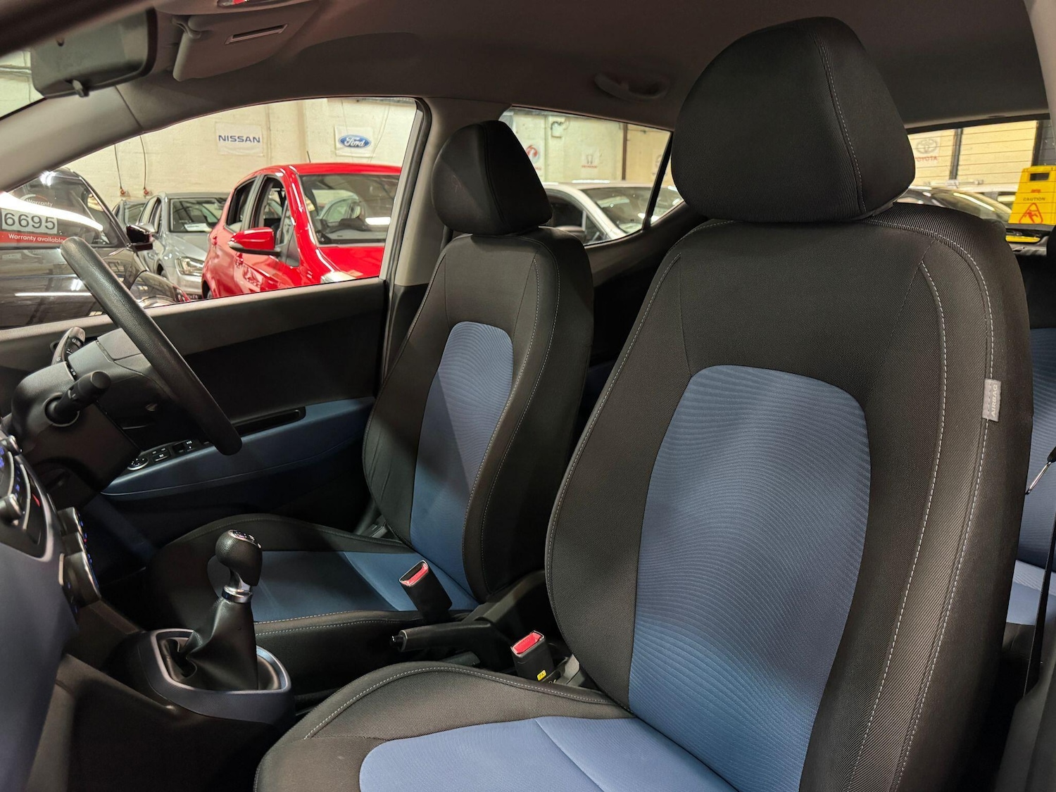 Used Hyundai i10 2014 for sale - 76152761: Photo 15
