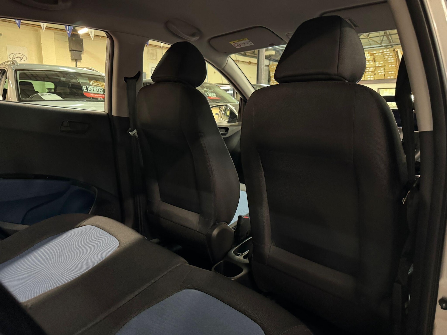 Used Hyundai i10 2014 for sale - 76152761: Photo 18