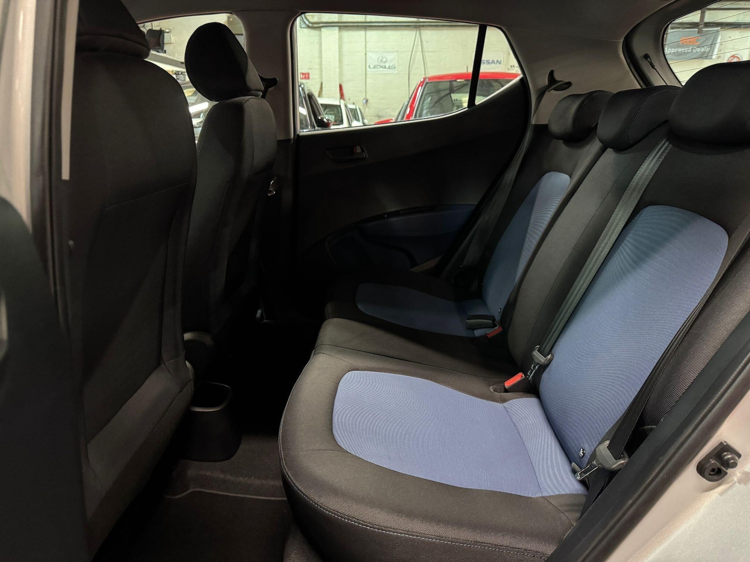 Used Hyundai i10 2014 for sale - 76152761: Photo 19