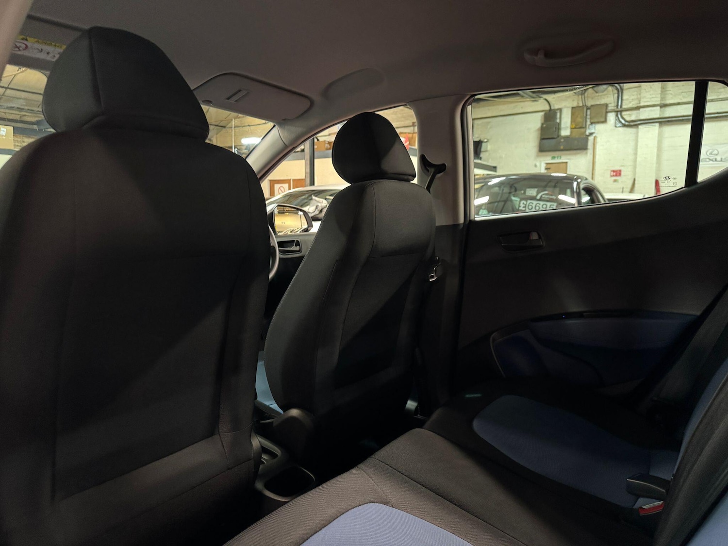 Used Hyundai i10 2014 for sale - 76152761: Photo 21