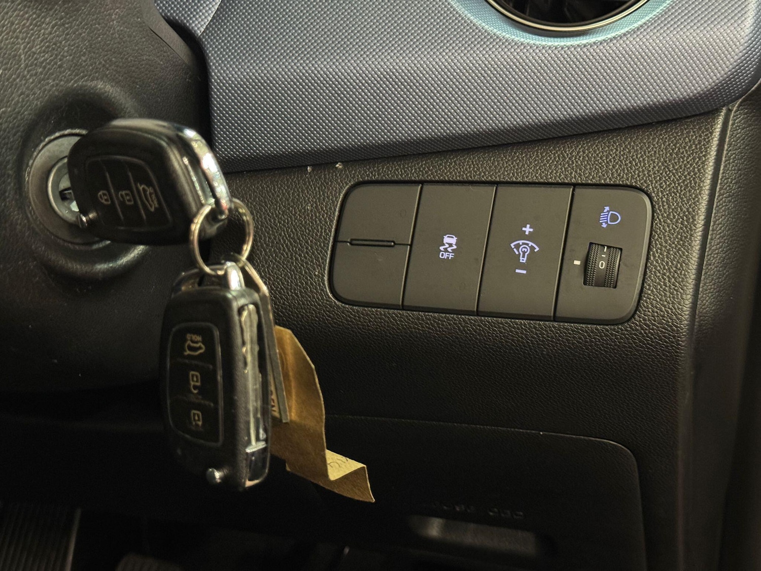 Used Hyundai i10 2014 for sale - 76152761: Photo 27