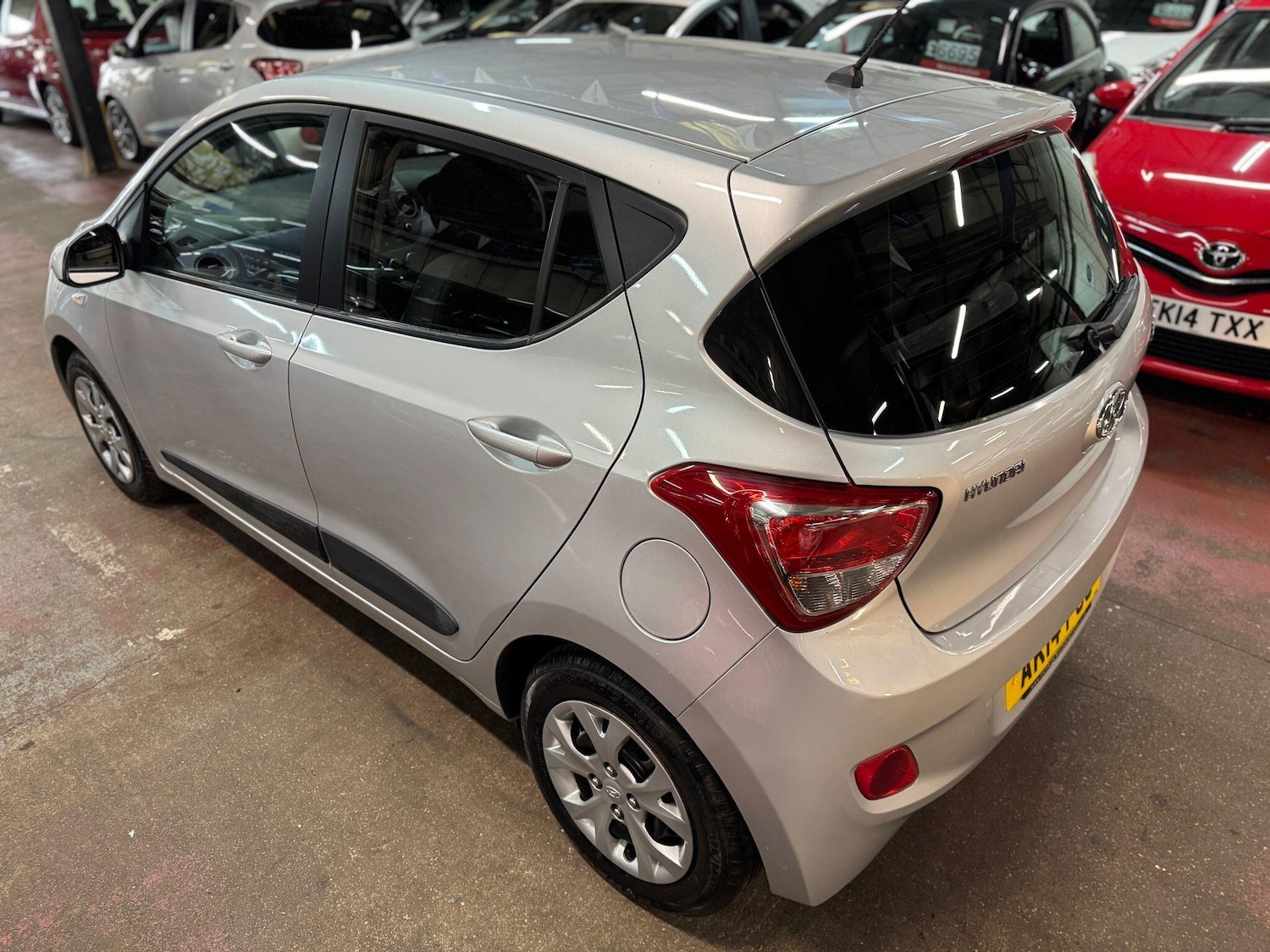 Used Hyundai i10 2014 for sale - 76152761: Photo 8