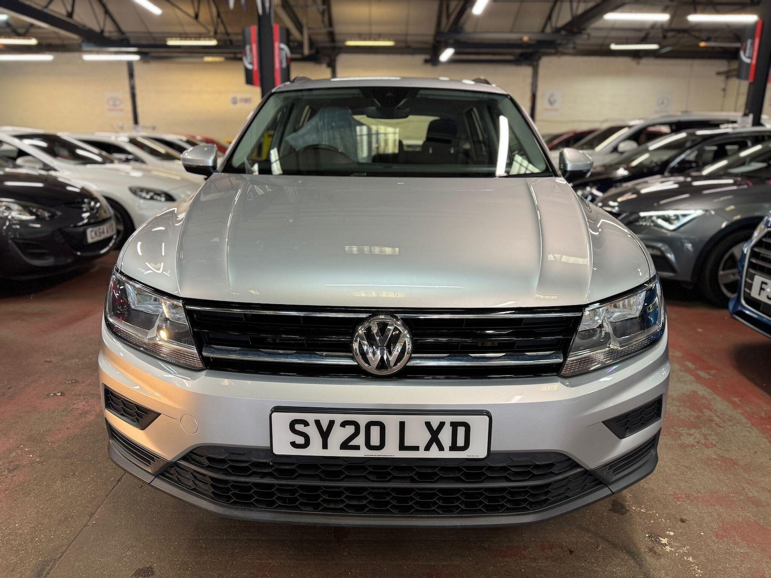 Used Volkswagen Tiguan 2020 for sale - 78033675: Photo 2