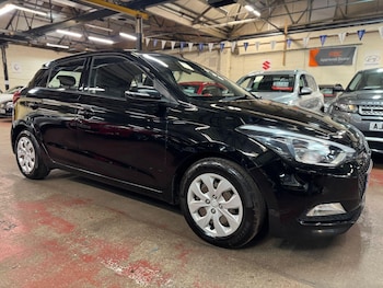 Used Hyundai i20 2017 for sale - 76138046: Photo