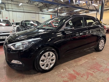Used Hyundai i20 2017 for sale - 76138046: Photo