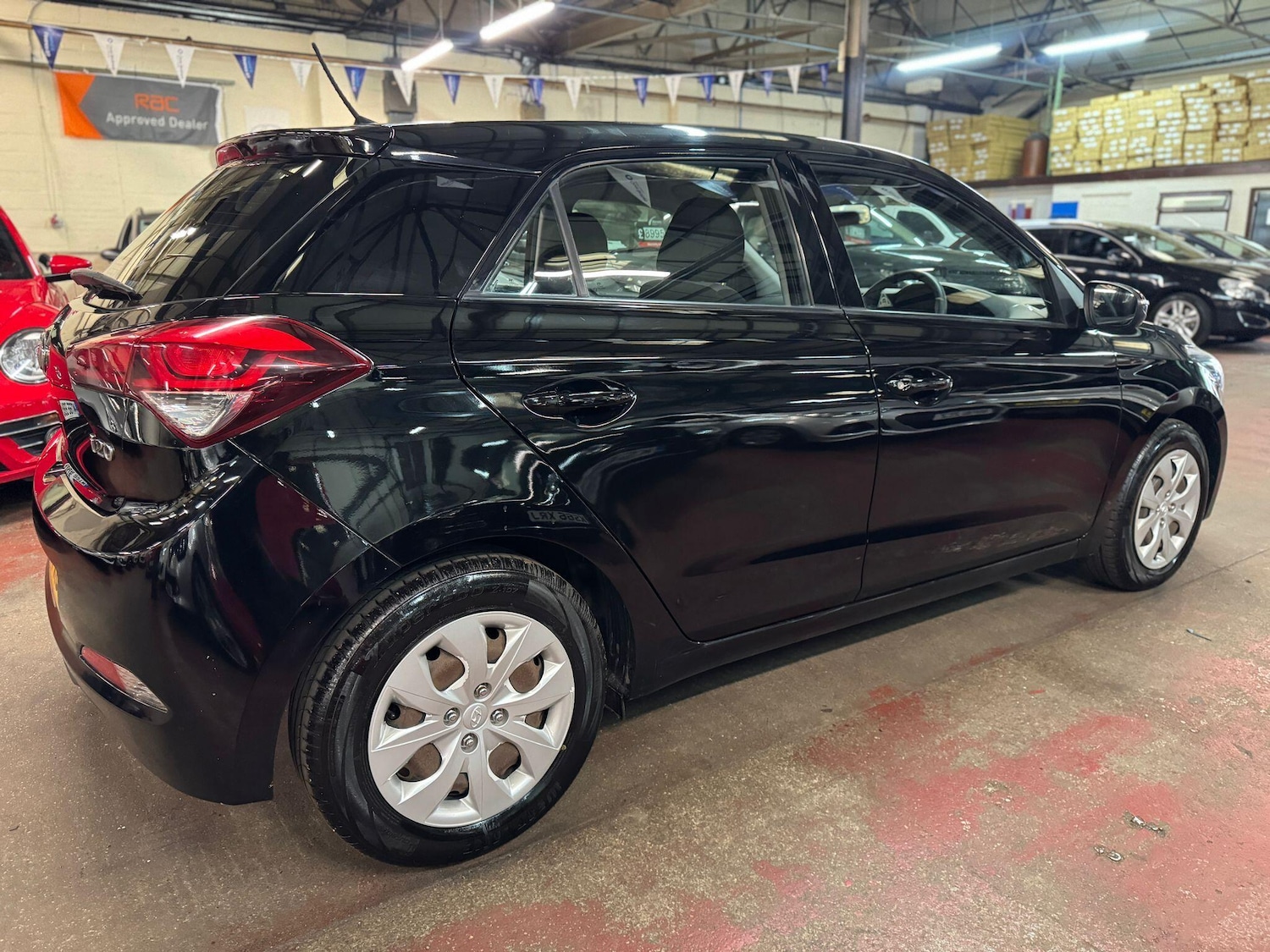 Used Hyundai i20 2017 for sale - 76138046: Photo 6